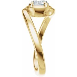 14K Yellow Gold 7x5 mm Oval Solitaire Engagement Ring. 689669:600:P