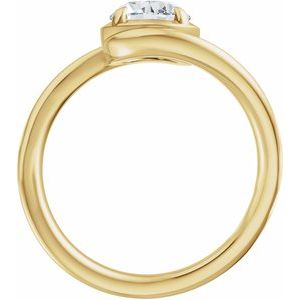 14K Yellow Gold 6.5 mm Round Solitaire Engagement Ring. 689669:636:P